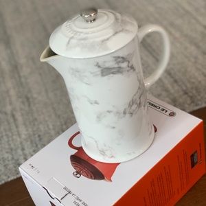 Le Creuset marble French Press - new in box